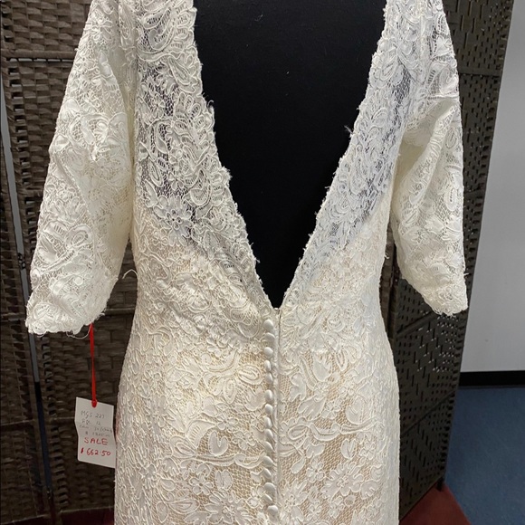 Sottero and Midgley Designer Wedding Dress On Sale In A Size 12 - Picture 3 of 4